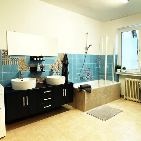 Geraeumige Monteurwohnung In Infrastrukturell Bester Lage