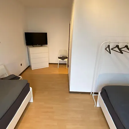 Geraeumige Monteurwohnung In Infrastrukturell Bester Lage